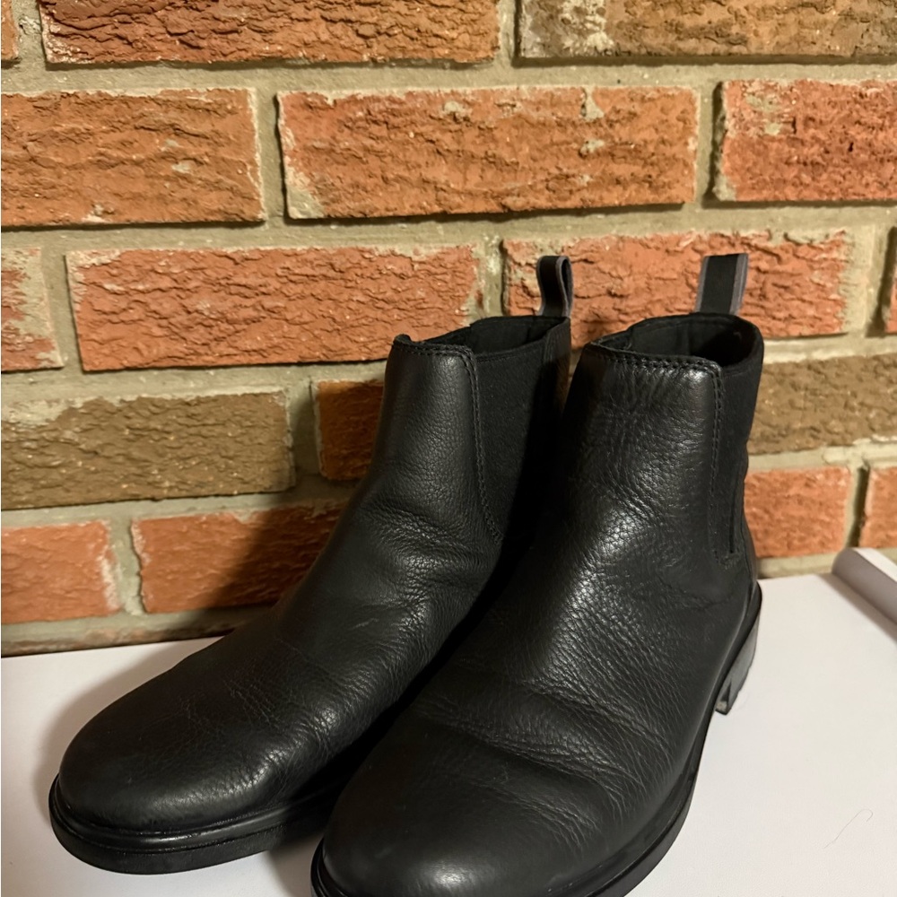 UGG Black Leather Men's Boots